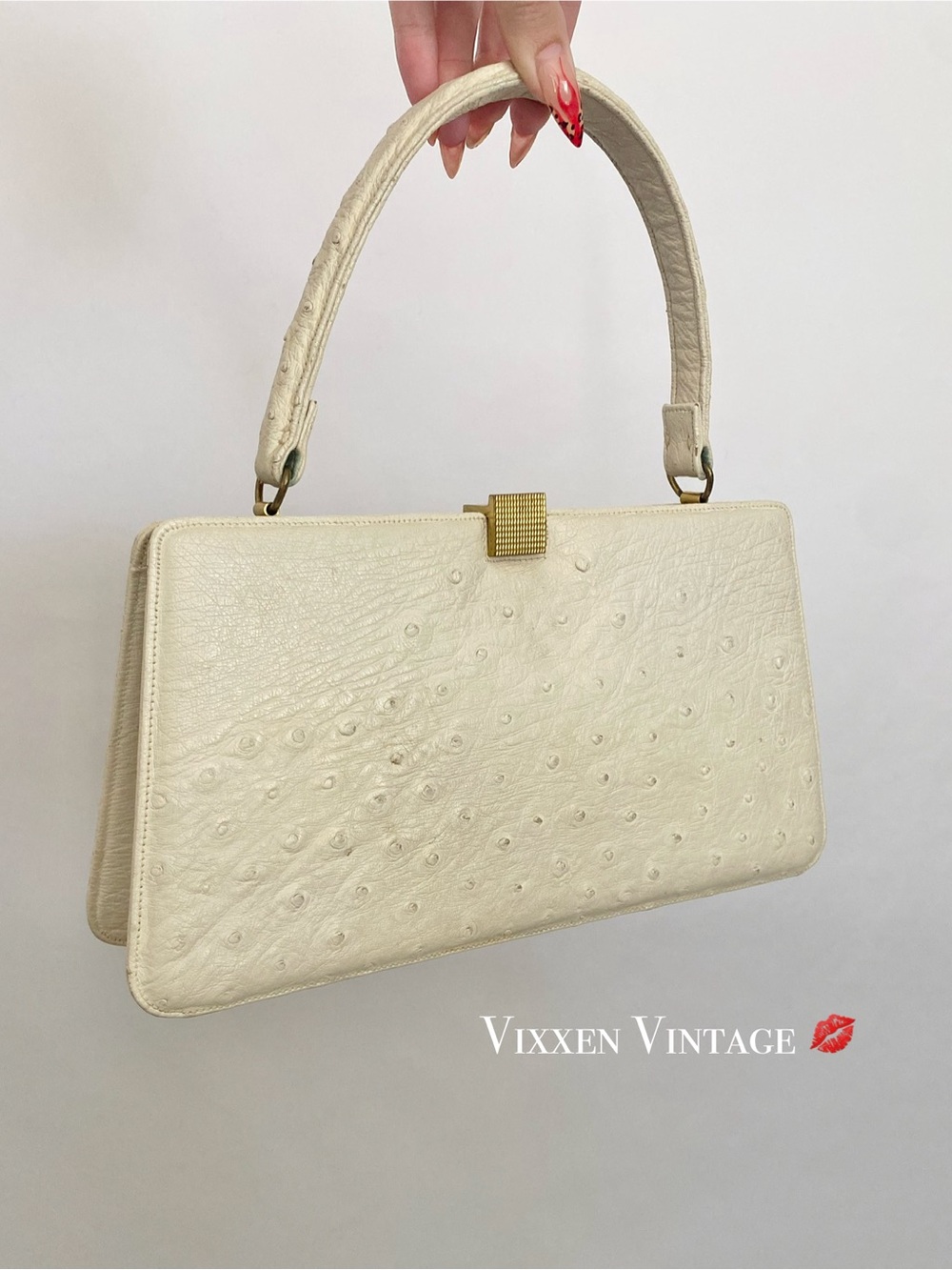 VINTAGE 1950’S LUCILLE DE PARIS OSTRICH LEATHER TOP HANDLE HANDBAG IN IVORY
